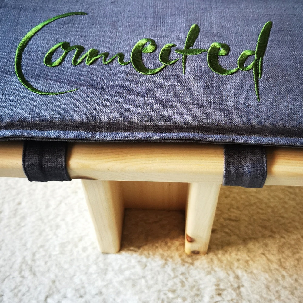 Zirbenholz-MeditationsHocker "connected"