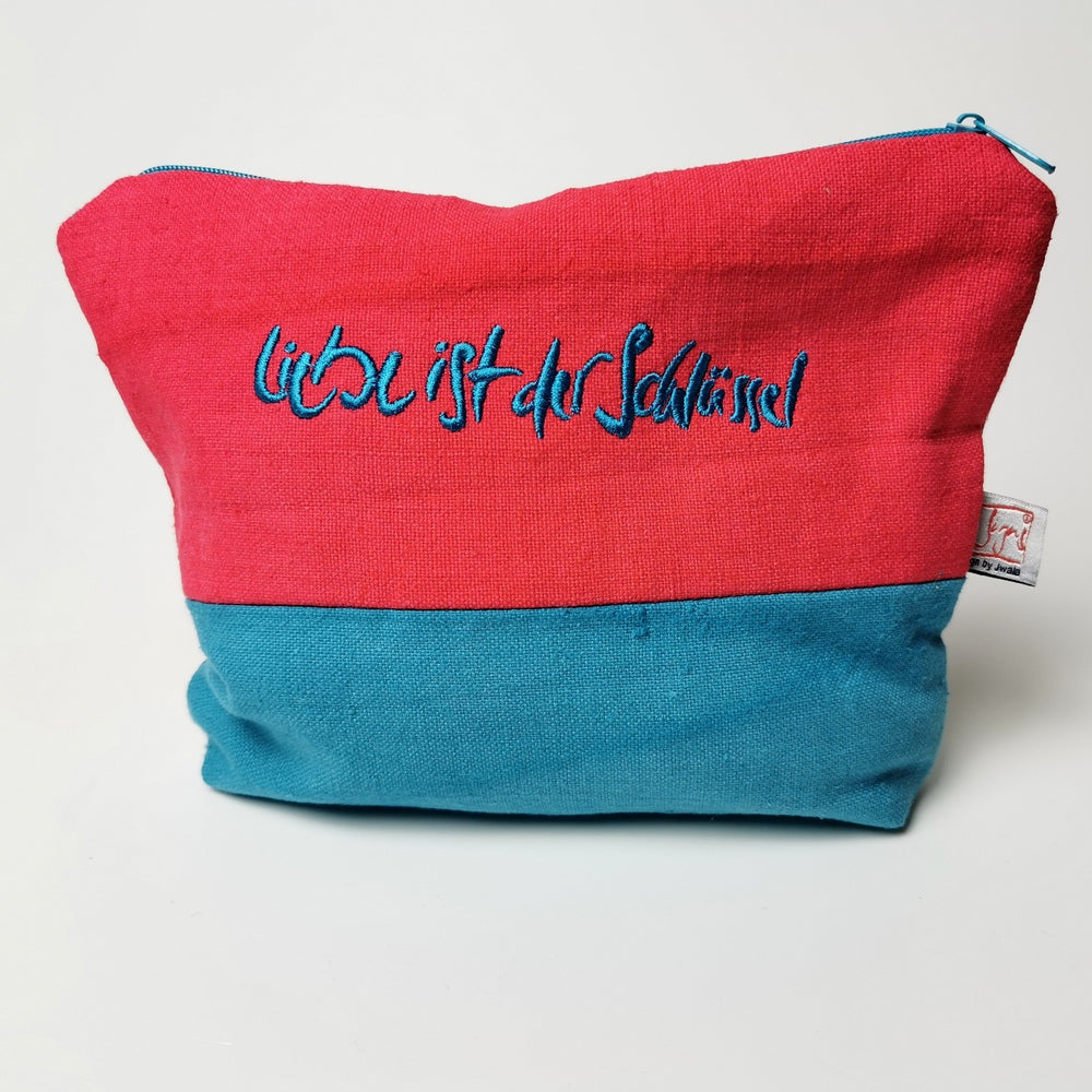 Kosmetiktasche "Liebe ist der Schlüssel"