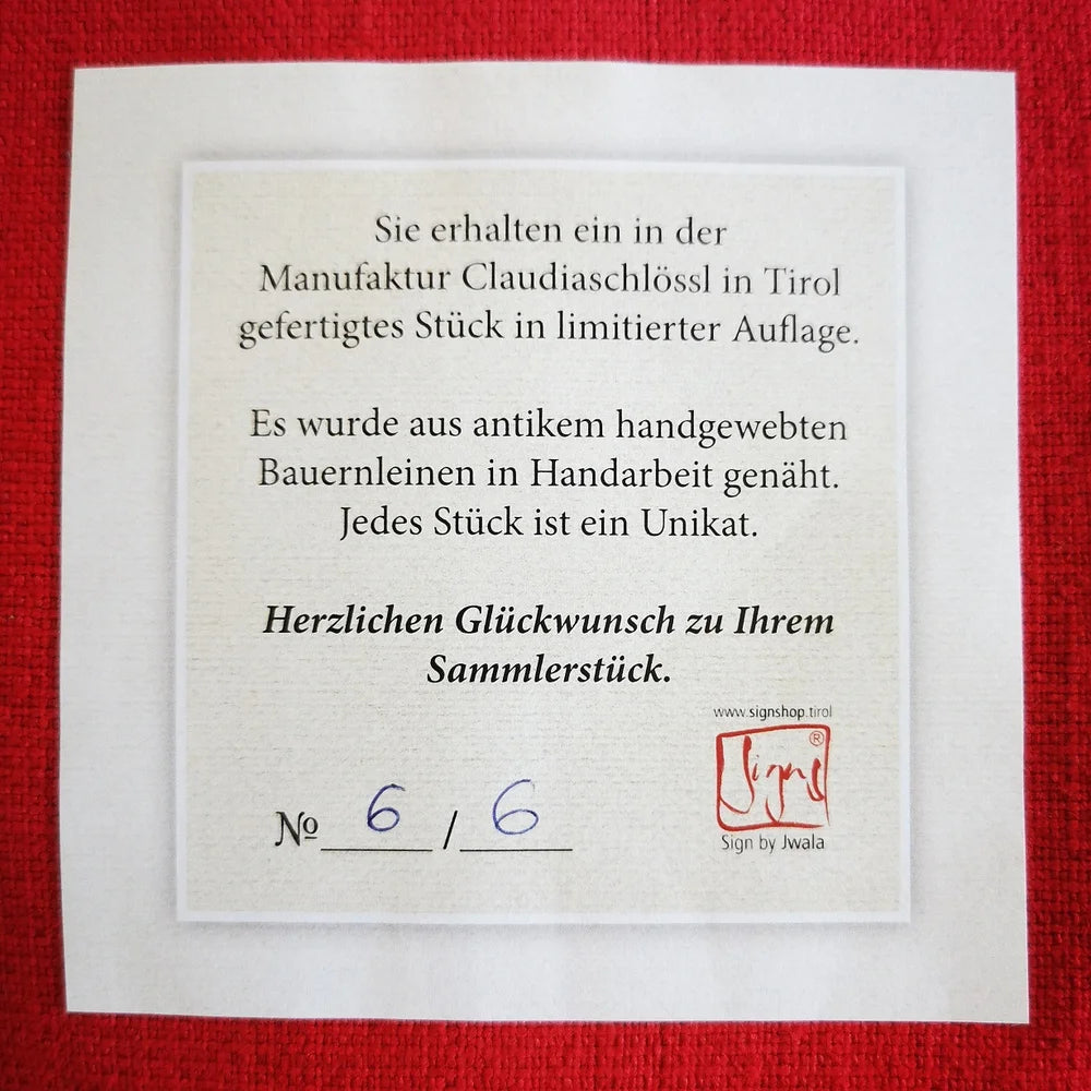 Designer Meditationskissen aus Vintage-Bauernleinen – nummeriertes Unikat aus Tirol