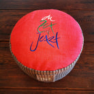 Sitzkissen limitierte Edition, rot-grau, handgewebtes Bauernleinen, 17x27 cm – im SignShop Tirol erhältlich