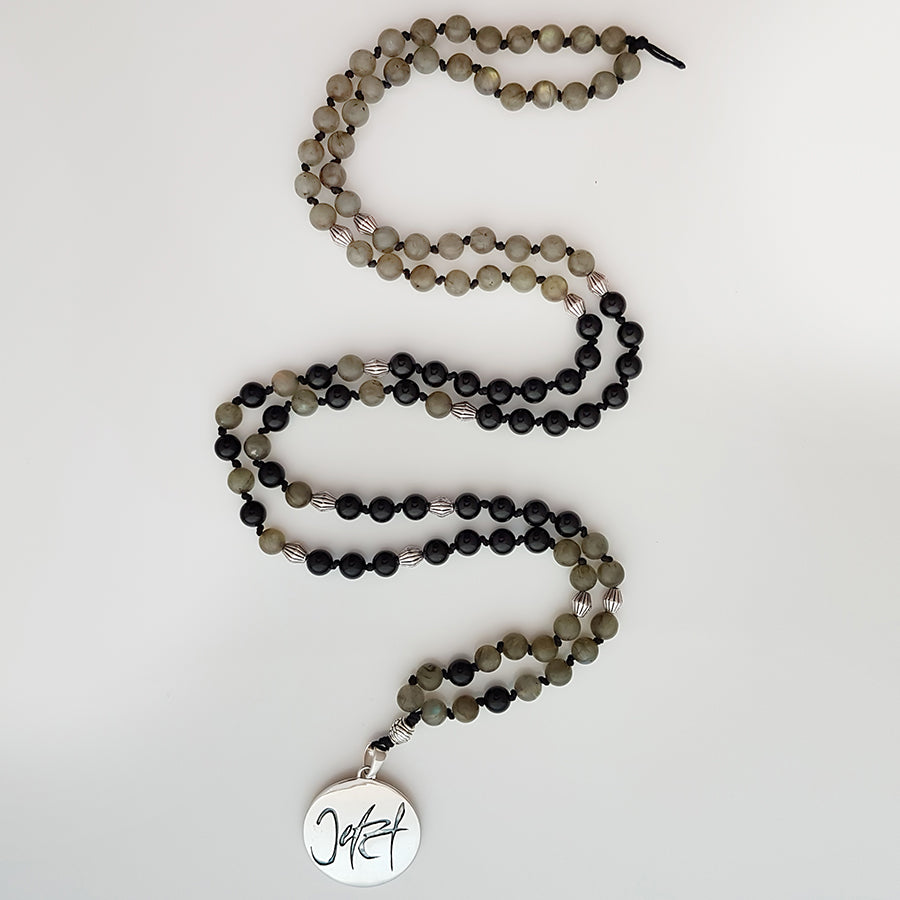 Mala-Kette aus Onyx & Labradorit – Handgemachte Gebetskette für Transformation & Achtsamkeit bestellen