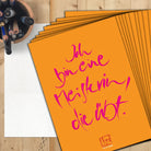 Spirituelle Postkarte „Ich bin eine Meisterin, die übt.“ – kraftvolles Kartenset in Pink & Orange für Herzensfrauen, DIN A5, 10 Karten, inspirierende Botschaft