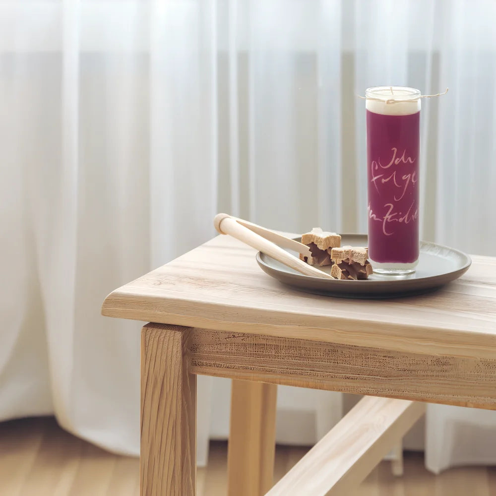 SignKerze „Ich folge den Zeichen“ – Liebevoll handveredelte, vegane Kerze mit inspirierender Botschaft. Duftfrei, nachhaltig und exklusiv im SignShop Tirol online erhältlich.