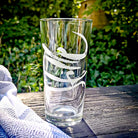 Sign-Wasserglas „Stille“ – schweres Riedel-Designglas aus Tirol, das jeden Schluck Wasser in einen Moment innerer Ruhe und Achtsamkeit verwandelt