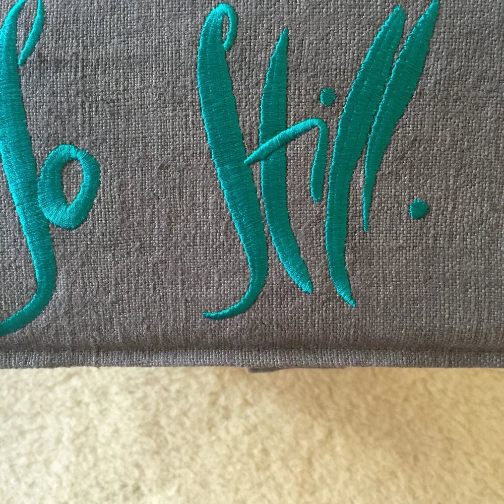 Hochwertiger Meditationshocker „Still. So still“ aus Tiroler Zirbenholz kaufen