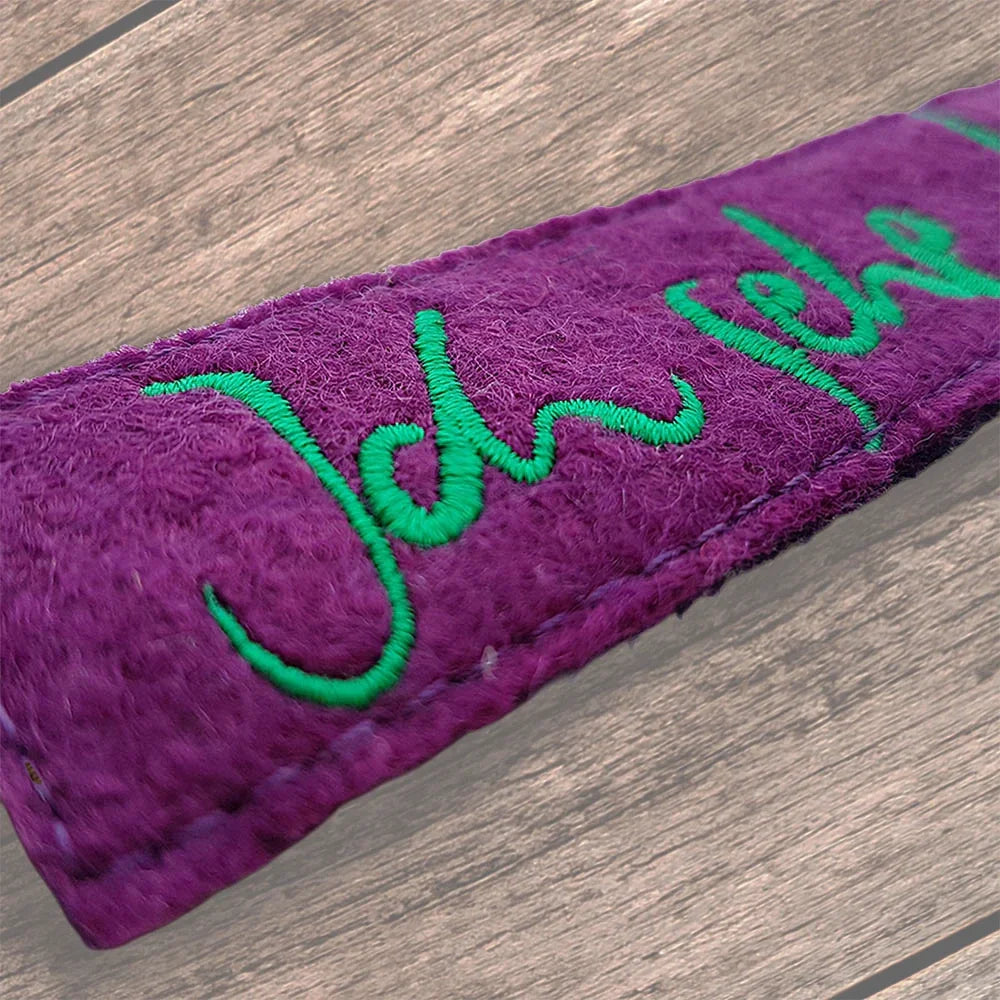 Exklusiver Taschenbaumler Purple/Dunkelblau – Designer Schlüsselanhänger mit Botschaft