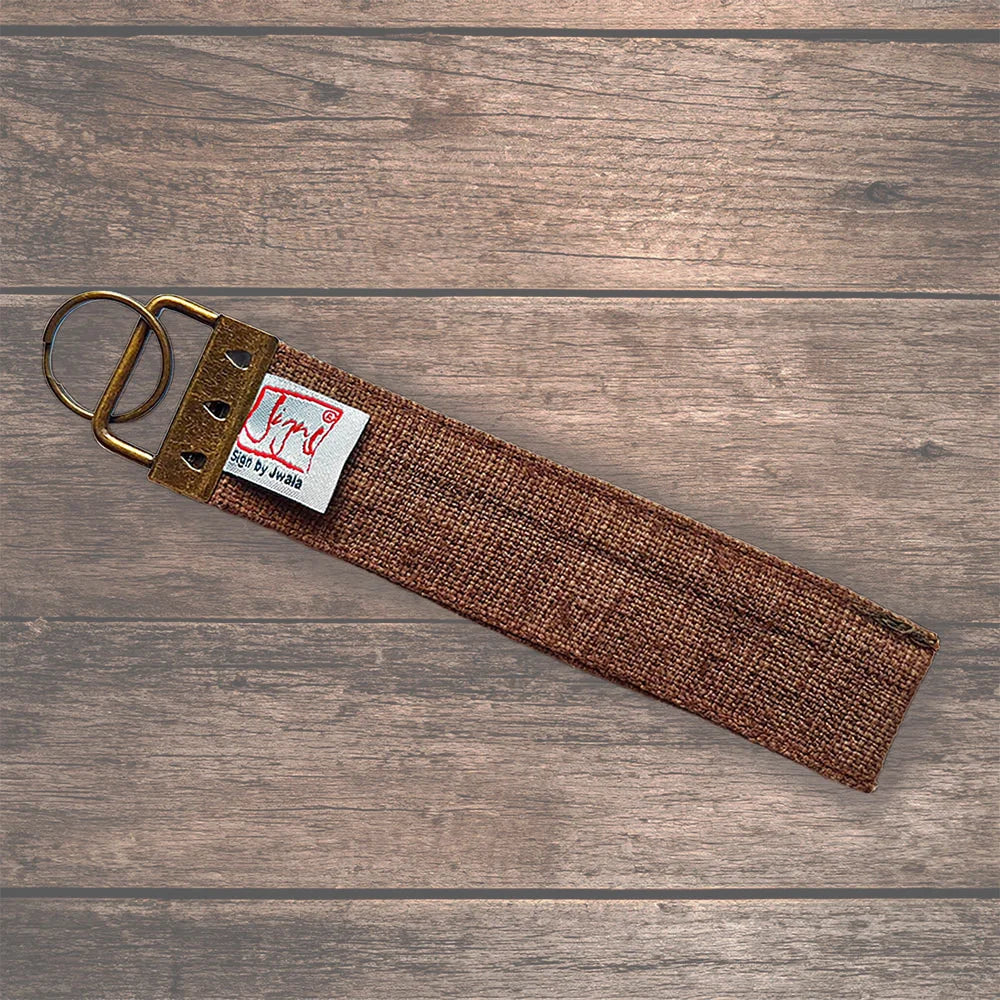 Handgemachter Schlüsselanhänger Braun/Türkis – Designer Taschenanhänger mit Botschaft
