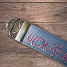 Original Schlüsselanhänger „Liebe ist der Schlüssel“ hellblau – SignShop.Tirol, einzigartiges Accessoire, handgemacht, wertvolles Präsent für Herzensmenschen