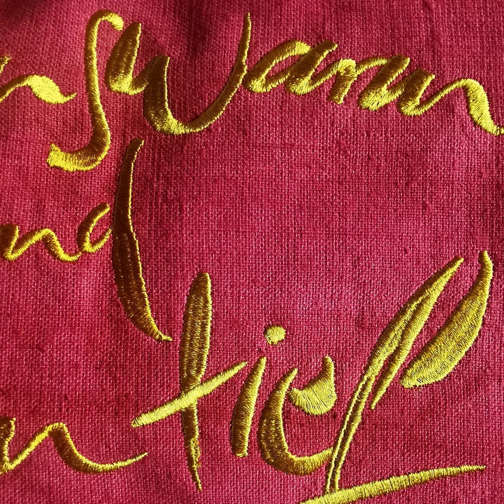 Kissenhülle Unikat „Herzenswarm und Seelentief“ – exklusives Deko-Kissen aus handgewebtem Bauernleinen im SignShop.Tirol