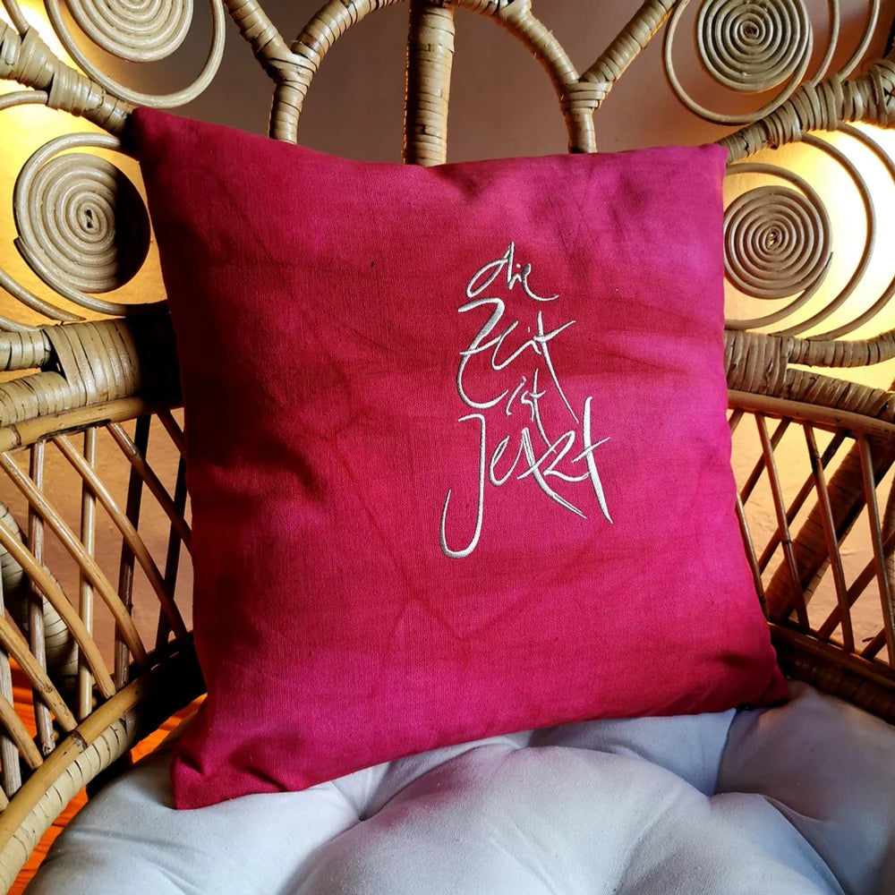 Unikat Kissenhülle „Die Zeit ist Jetzt“ für Sofa, Sessel und Meditation