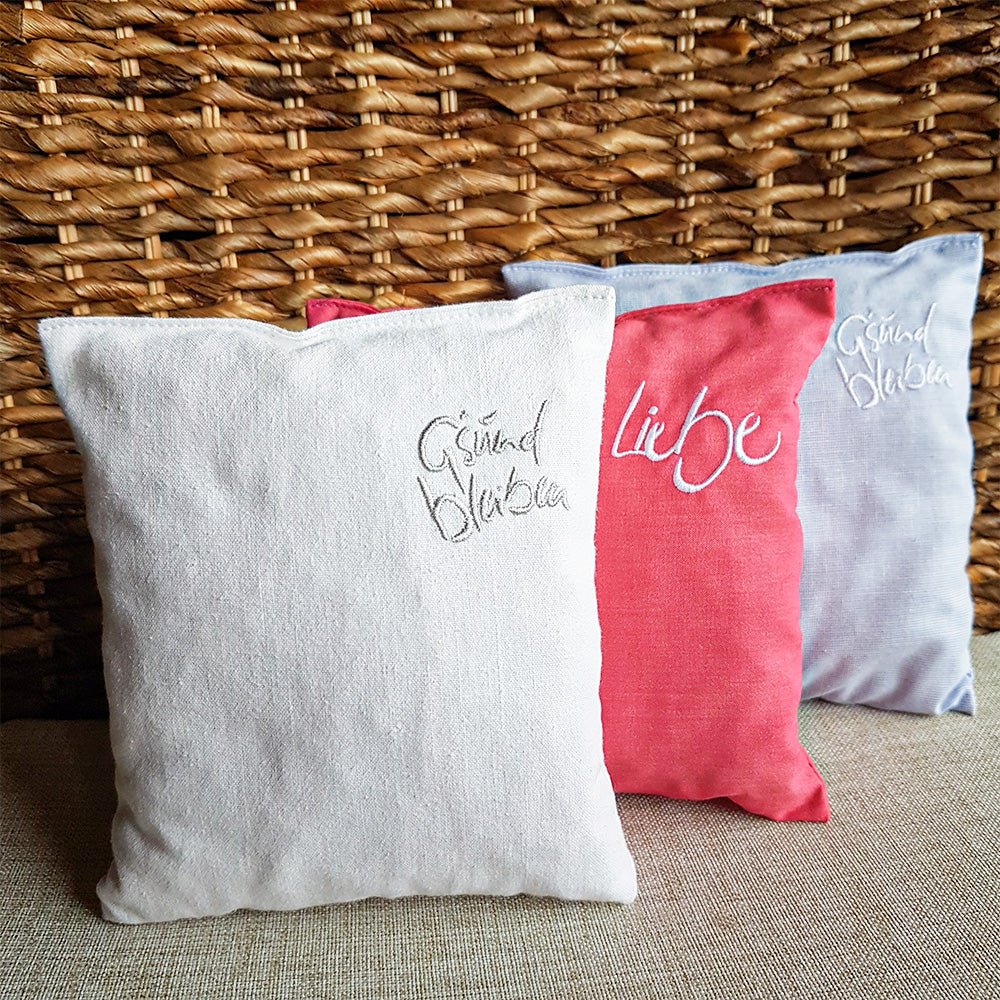 Kleines Zirbenkissen "G'sund bleiben" Hellblau