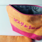 Limitierte Make-up-Tasche mit positiver Botschaft als besonderes Geschenk