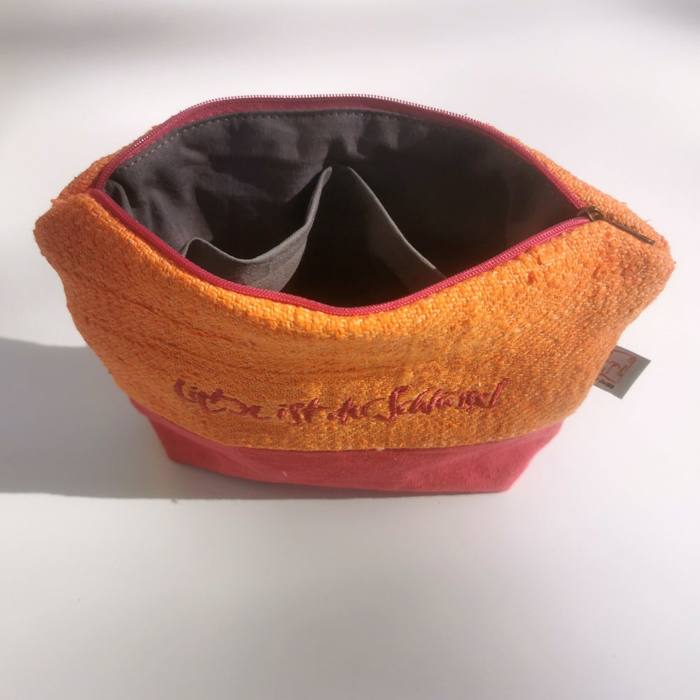 Kosmetiktasche "Liebe ist der Schlüssel"