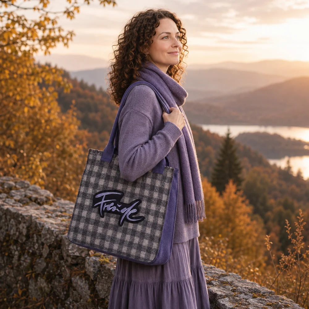 Edler Karo Shopper aus Stoff, liebevoll handgemacht, mit inspirierender „Freude“ Botschaft