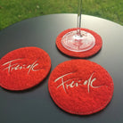 Glasuntersetzer-Set „Freude“ Rot – exklusive Wollwalk-Untersetzer mit Sign by Jwala®