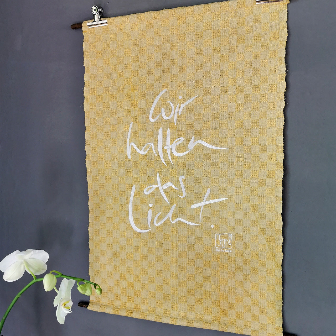 Haussegen "Wir halten das Licht"