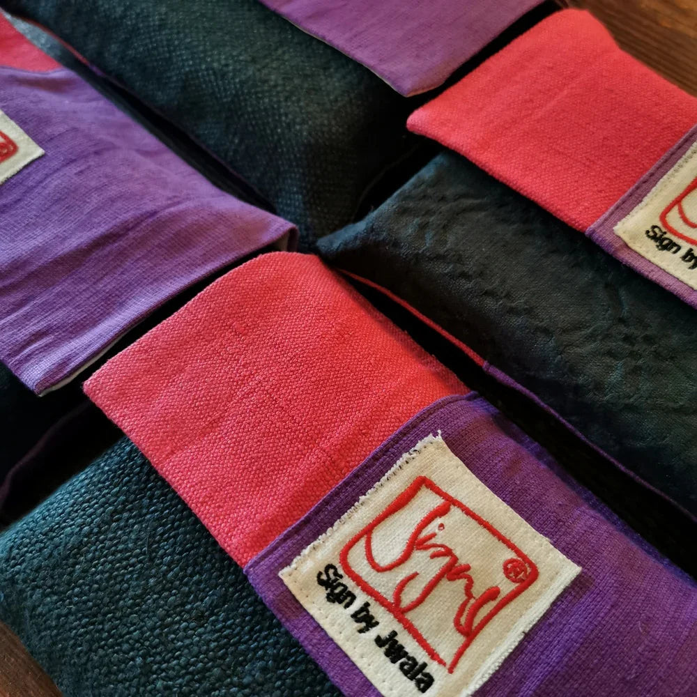 Handgemachtes SignKarten-Set „Fingerzeige“ Pink/Lila/Schwarz – Original von Sign by Jwala®, limitiertes Set, inspirierende Karten für Rituale und bewussten Lebensstil