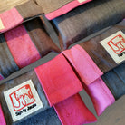 Exklusives Fingerzeige SignKarten-Set Pink/Grau aus Bauernleinen kaufen – handgemachte spirituelle Karten online im SignShop.Tirol