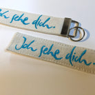Exklusiver Bauernleinen Schlüsselanhänger – Design Taschenbaumler in Natur aus Tirol
