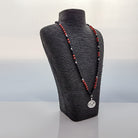Mala-Kette Mut – Onyx & roter Achat, handgeknüpft, für innere Stärke und Energie online im SignShop Tirol kaufen