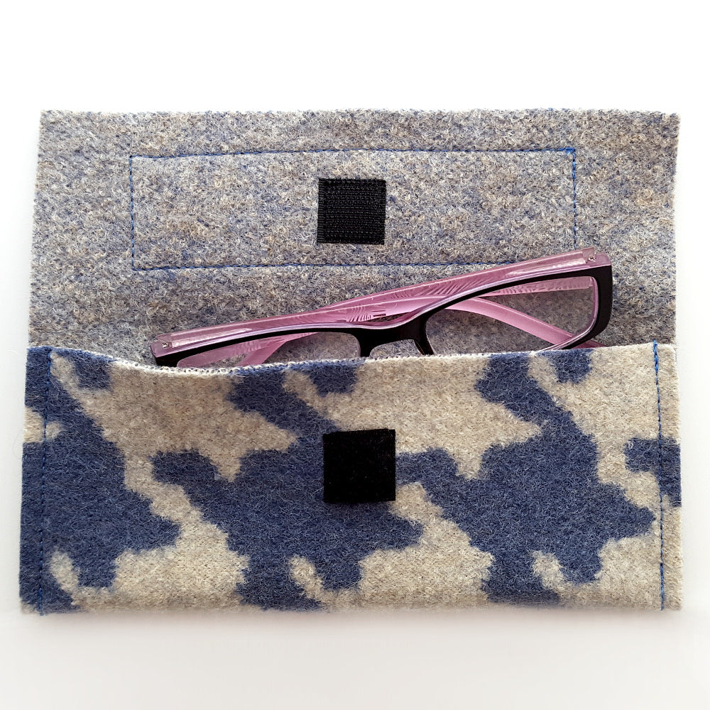 Brillentasche "Ich sehe dich" Hahnentritt Blau