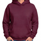 Klassischer Kapuzenpullover in tiefem Weinrot bzw. Burgundy ohne Sign, bereit für dein eigenes Design.
