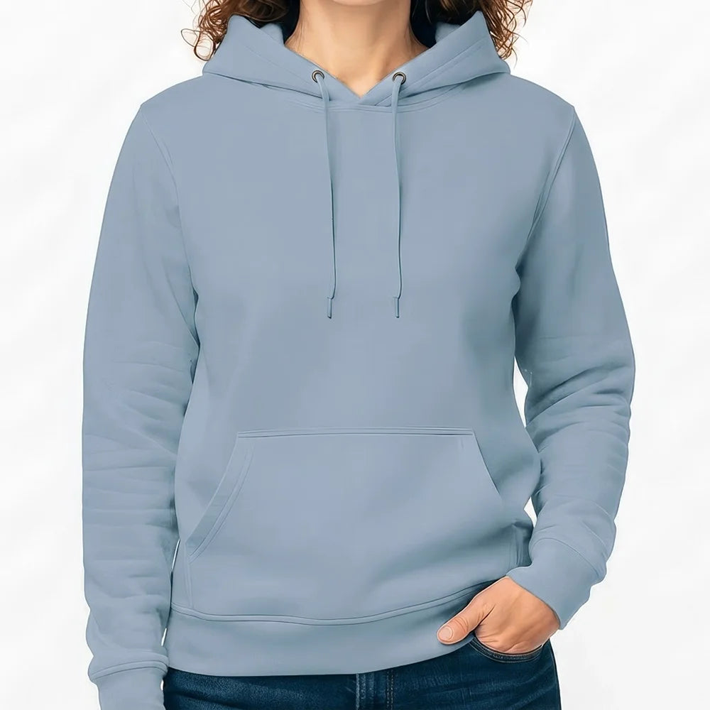 Einfarbiger Damen-Kapuzenpullover in Sky Blue ohne Sign vor weißem Hintergrund.