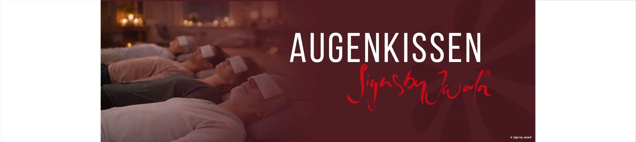 Menschen entspannen mit Augenkissen aus dem SignShop Tirol, gefüllt mit wohltuenden Kräutern – handgemachte Entspannungskissen, natürliche Augenentspannung, liebevolle Handarbeit, spirituelle Wohlfühlprodukte, Entspannung für Körper und Seele, Tiroler Handwerkskunst, Augenkissen für Meditation und Yoga.