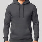 Klassischer Herren-Kapuzenpullover in Anthrazit ohne Sign, perfekt geeignet für ein individuelles Textil-Signing.