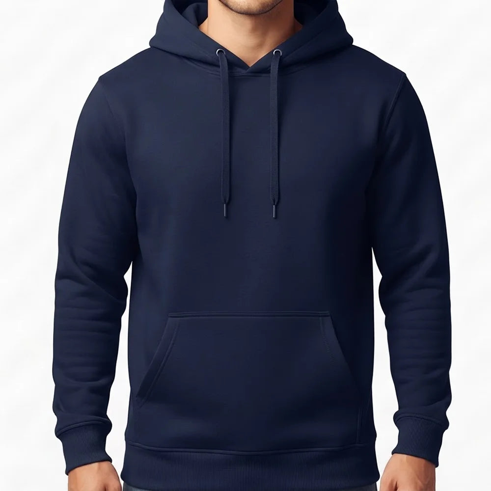 Vorderansicht eines unbedruckten Herren-Kapuzenpullovers in klassischem French Navy ohne Sign.