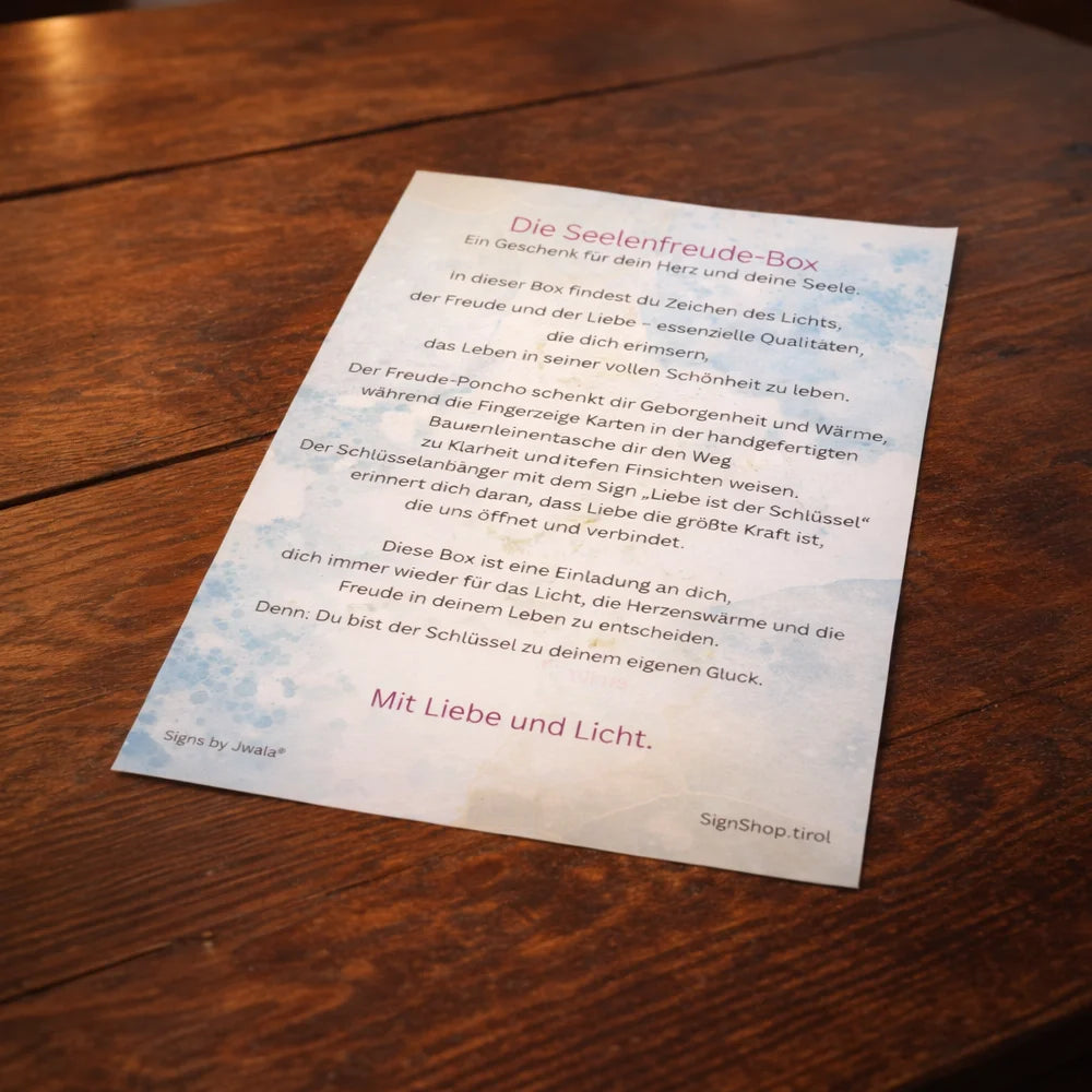 Hochwertiges Set mit Poncho, Kartenset in Bauernleinentasche & Schlüsselanhänger – SignShop Tirol, online sicher bestellen