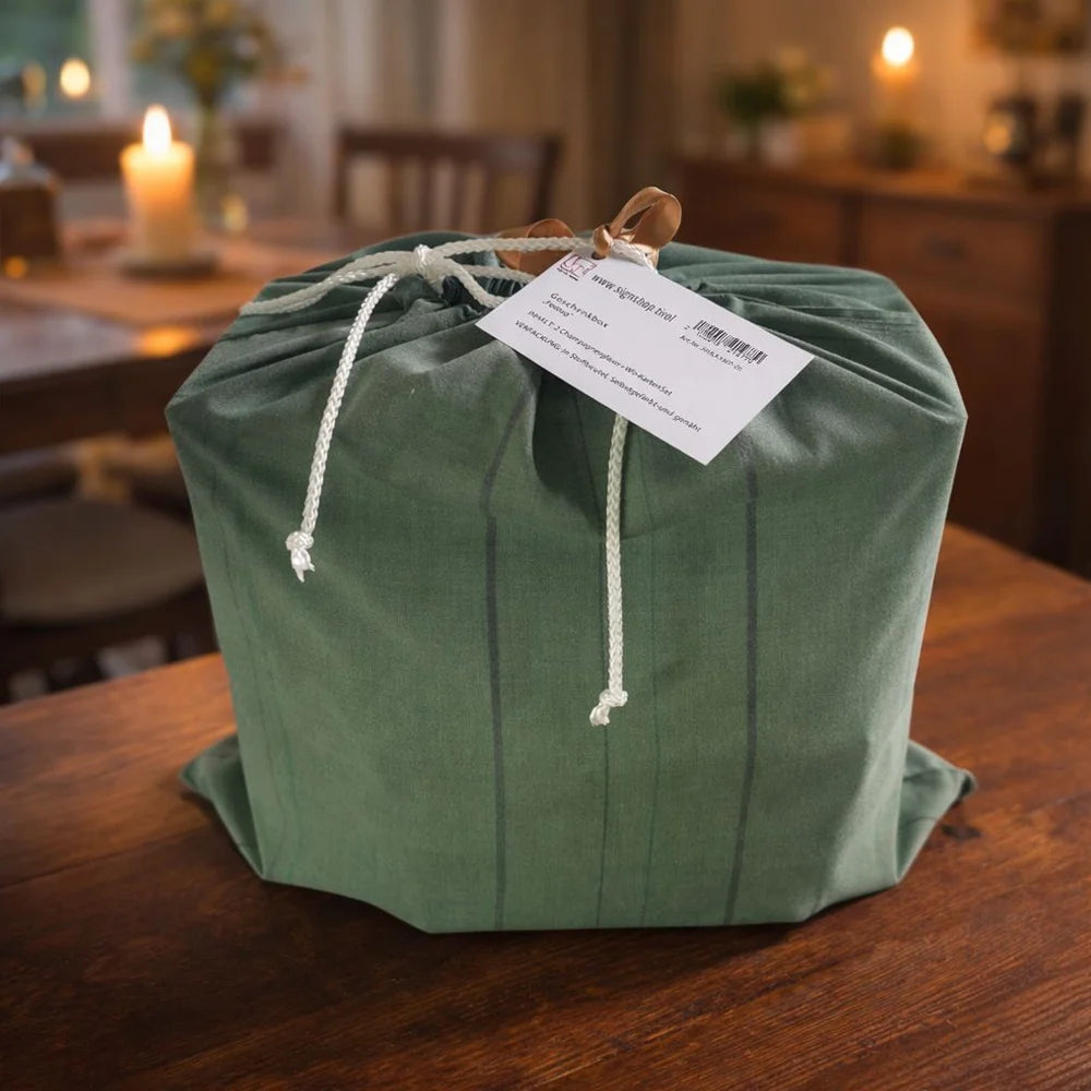 Geschenk-Set mit Riedel-Champagner-Gläsern & WIR-Karten im Bauernleinenbeutel – SignShop Tirol, hochwertige Handarbeit online kaufen