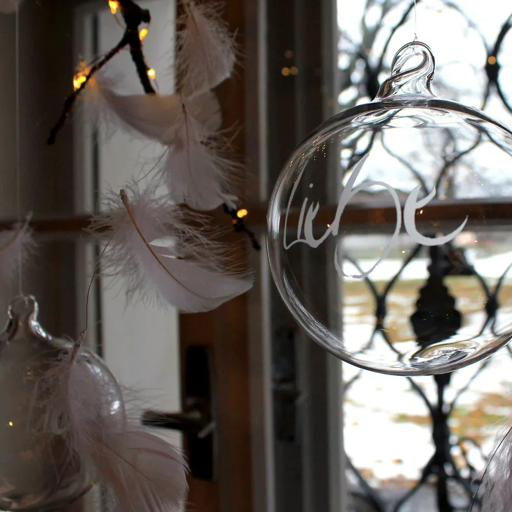 Handgemachte Christbaumkugel „Liebe“ – Glasdeko aus Rattenberg/Tirol für Weihnachten und festliche Anlässe