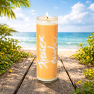 Gelbe SignKerze „Freuet euch“ aus Palmwachs – Vegane, duftfreie, rußfreie Zero-Waste-Kerze mit inspirierender Botschaft im Glas, im SignShop Tirol online kaufen