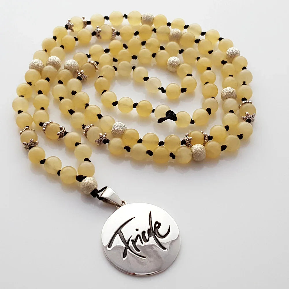 Premium Mala „Friede“ Jade – Sign by Jwala®, edle Handarbeit, Unikat, exklusives Schmuckstück für Dankbarkeit, Harmonie und spirituelle Entwicklung