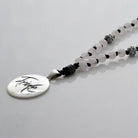 Premium Mala „Friede“ Rosenquarz – Sign by Jwala®, edle Handarbeit, Unikat, exklusives Schmuckstück für emotionale Heilung, Balance und spirituelle Entwicklung