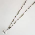 Original Friede-Mala Labradorit & Howlith – SignShop.Tirol, einzigartige Schmuckkette, handgemacht, wertvolles Accessoire für spirituelle Entwicklung und positive Energie