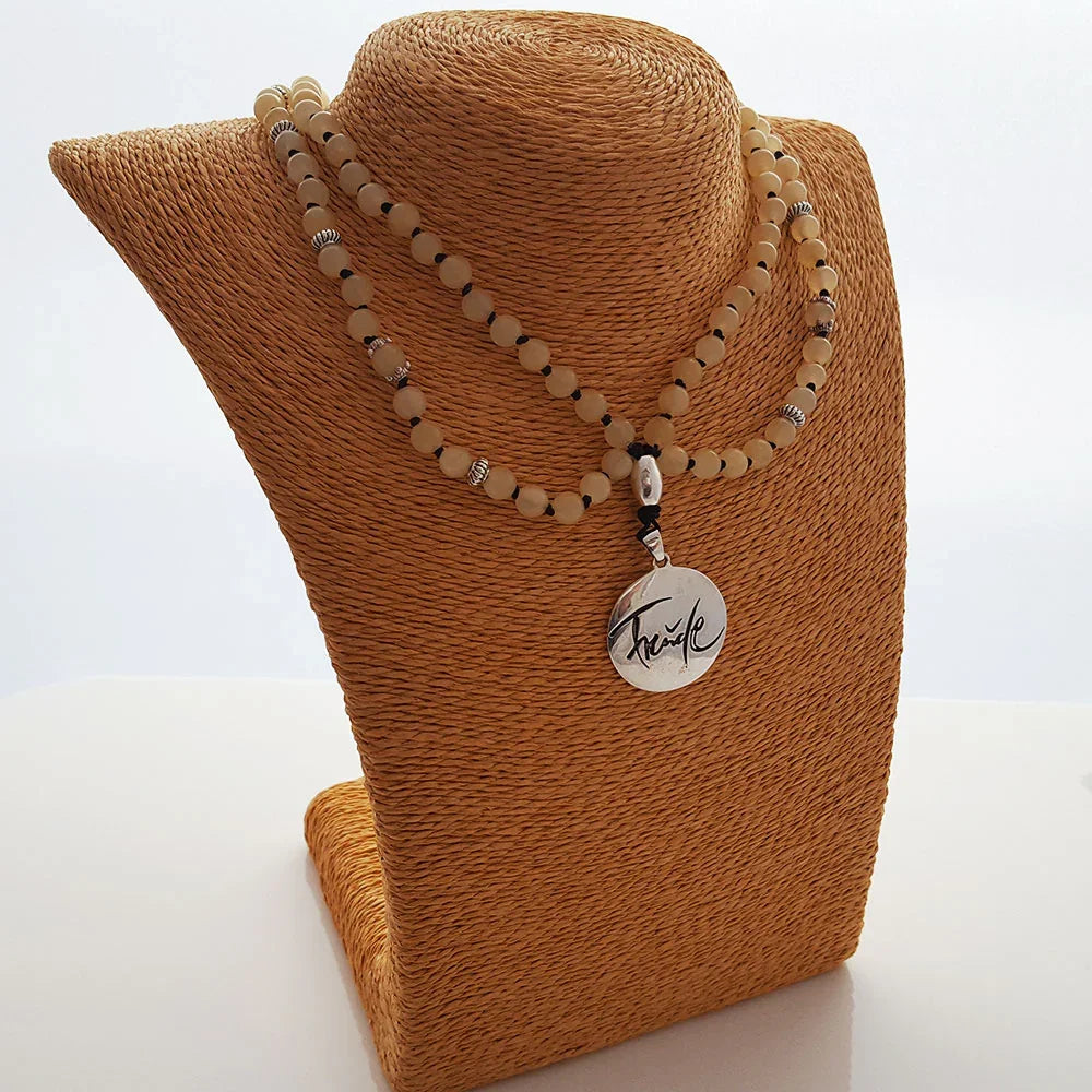 Luxus Mala-Collier Gelbe Jade – Sign by Jwala®, exklusive Meditationskette, liebevoll gefertigt, Premium-Qualität für Balance, Achtsamkeit und emotionale Stärke