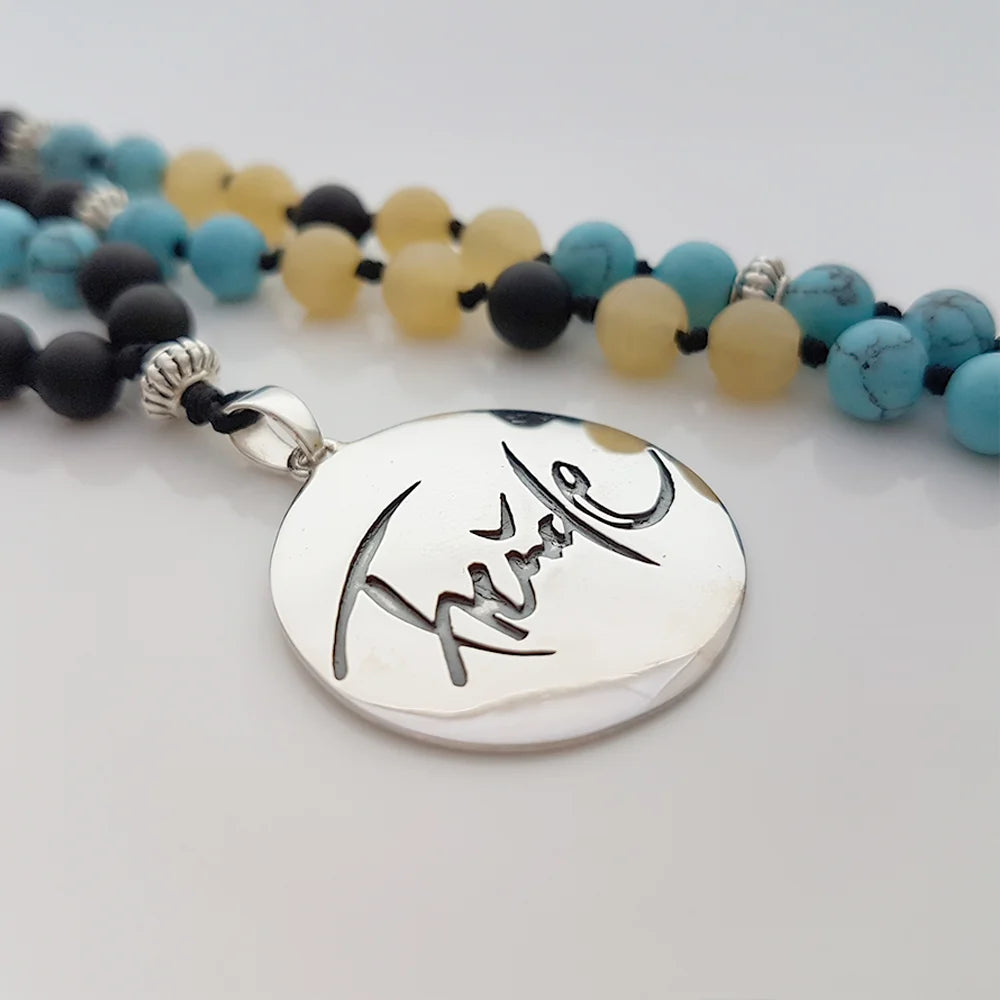 Mala-Kette „Freude“ mit Onyx, Türkis und Jade aus dem SignShop Tirol – spiritueller Schmuck für Inspiration und Energie