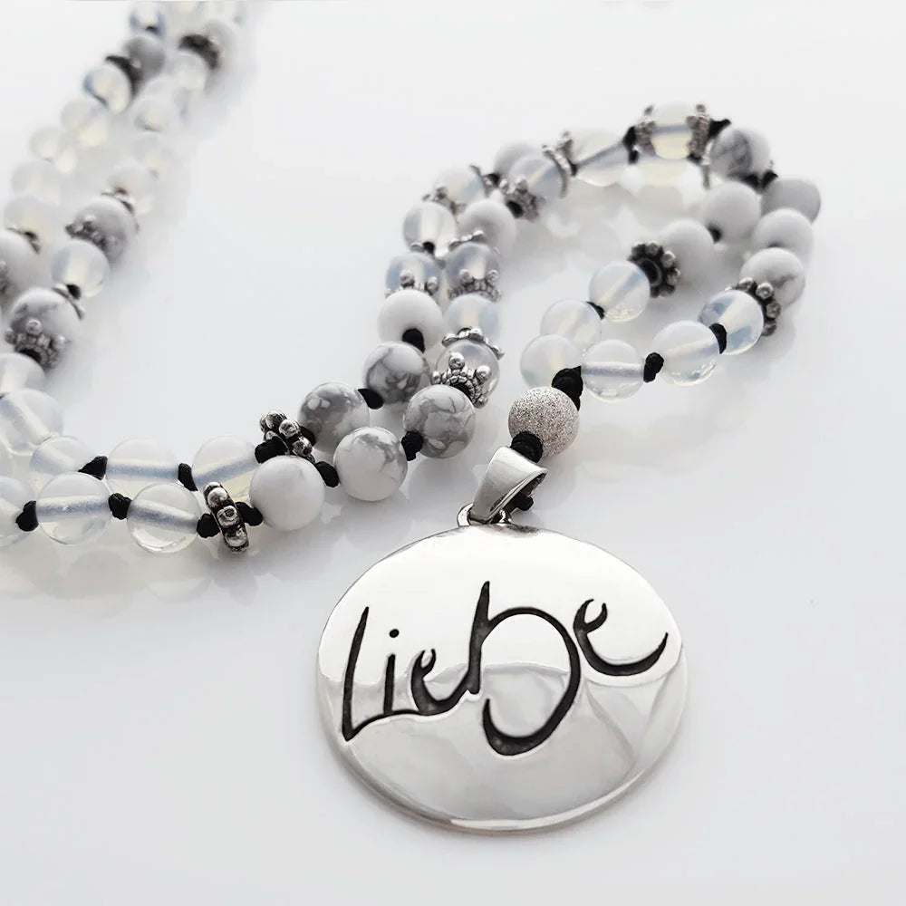 Original Mala-Kette Mondstein & Howlith – SignShop.Tirol, einzigartige Schmuckkette, handgemacht, wertvolles Accessoire für Liebe, Heilung und positive Energie