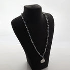 Mala-Kette „Liebe“ Mondstein & Howlith – Sign by Jwala®, Limited Edition, Unikat, hochwertiger Edelsteinschmuck für emotionale Heilung und Achtsamkeit