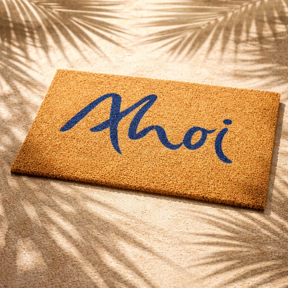 Premium Fußmatte „Ahoi“ Blau – langlebige Qualität, waschbar und strapazierfähig, einzigartiges maritimes Wohnaccessoire, SignShop.Tirol, ideal für Haus, Wohnung oder Ferienhaus