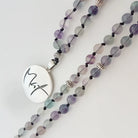 Premium Mala „Mut“ Fluorit – Sign by Jwala®, edle Handarbeit, Unikat, exklusives Schmuckstück für Mut, Fokus und spirituelle Entwicklung