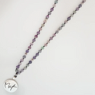 Luxus Mala „Mut“ Fluorit – Sign by Jwala®, exklusive Meditationskette, liebevoll gefertigt, Premium-Qualität für Klarheit, Mut und positive Energie