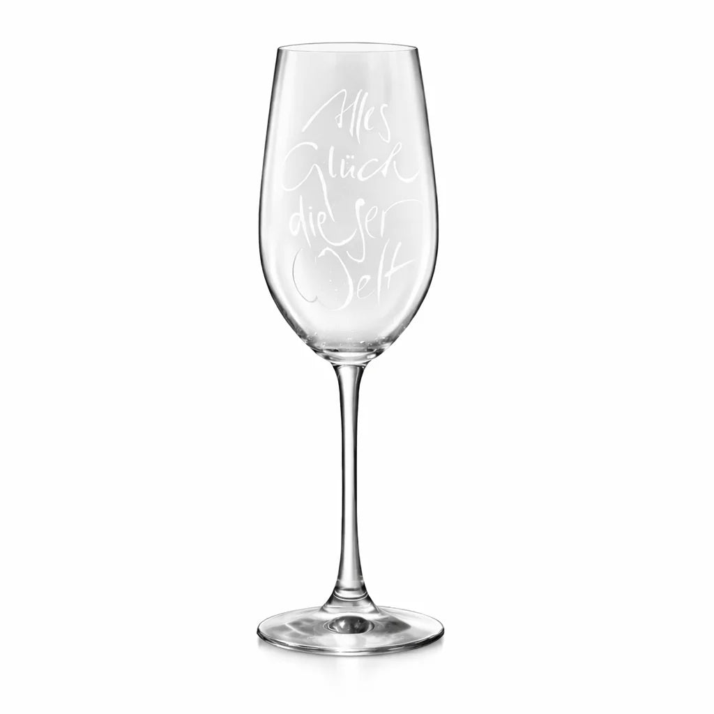Ein Glas für besondere Wünsche: Kristallglas mit individueller Gravur, handveredelt im SignShop Tirol, perfekt als Geschenkidee für Glücksmomente