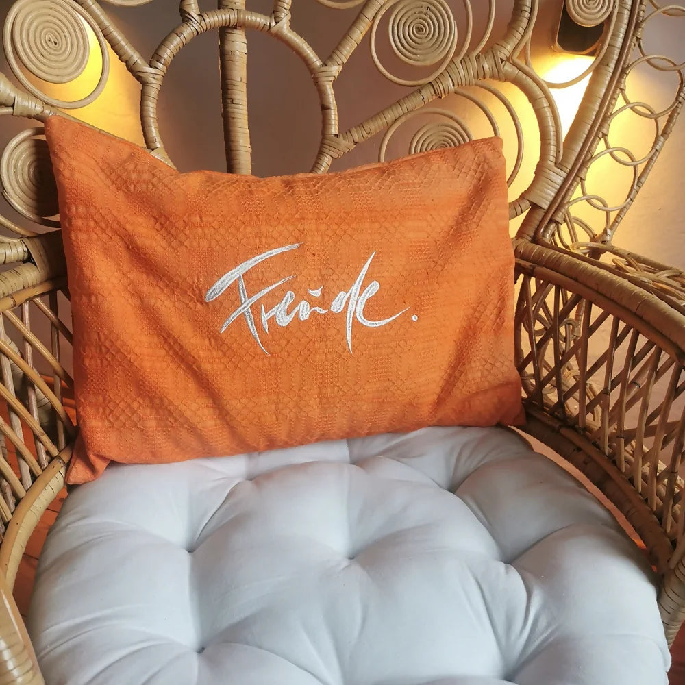 Bauernleinen Zirbenkissen „Freude“ online kaufen im SignShop Tirol – handgemachtes Kissen mit natürlichem Zirbenduft für Entspannung