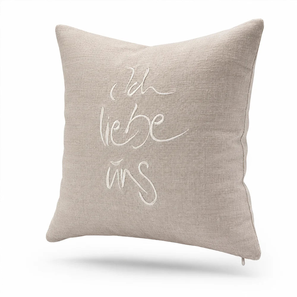Handgemachtes Zirbenkissen „Ich liebe uns.“ – Original von Sign by Jwala®, limitiertes Einzelstück, duftendes Naturkissen, wertvolles Geschenk für Liebe und Geborgenheit