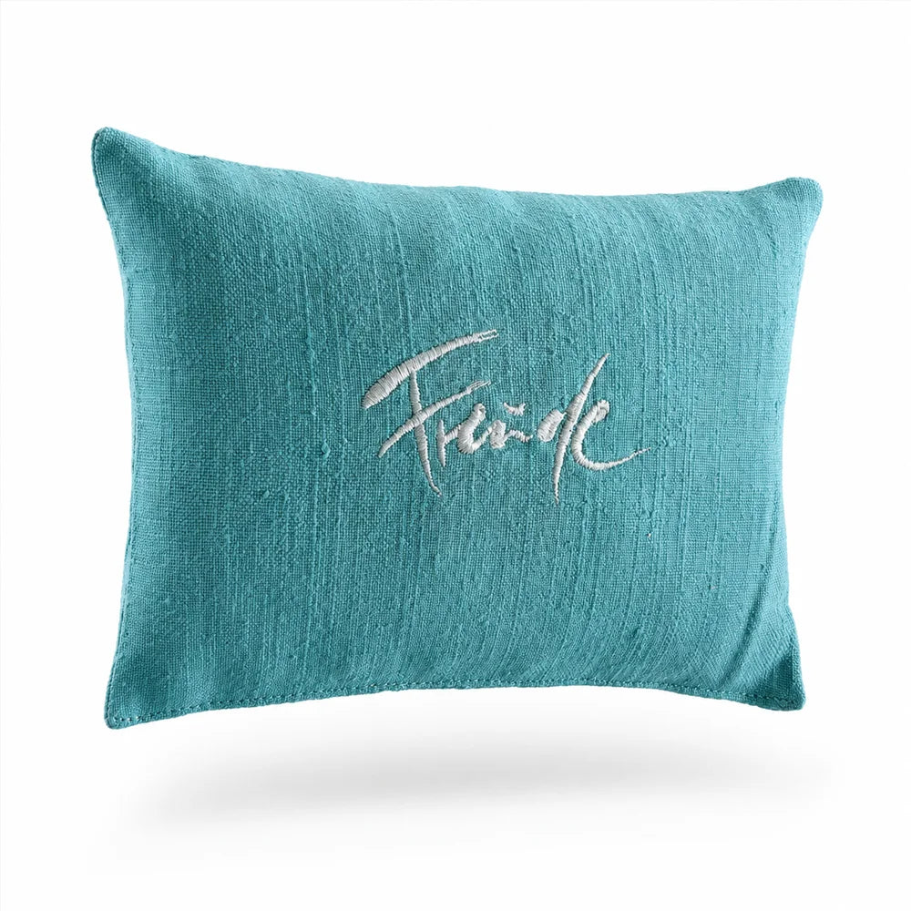 Luxus Zirbenkissen klein „Freude.“ Hellpetrol – Sign by Jwala®, exklusive Handarbeit, edles Bauernleinen, Premium-Qualität für Schlafzimmer und Wohnbereich