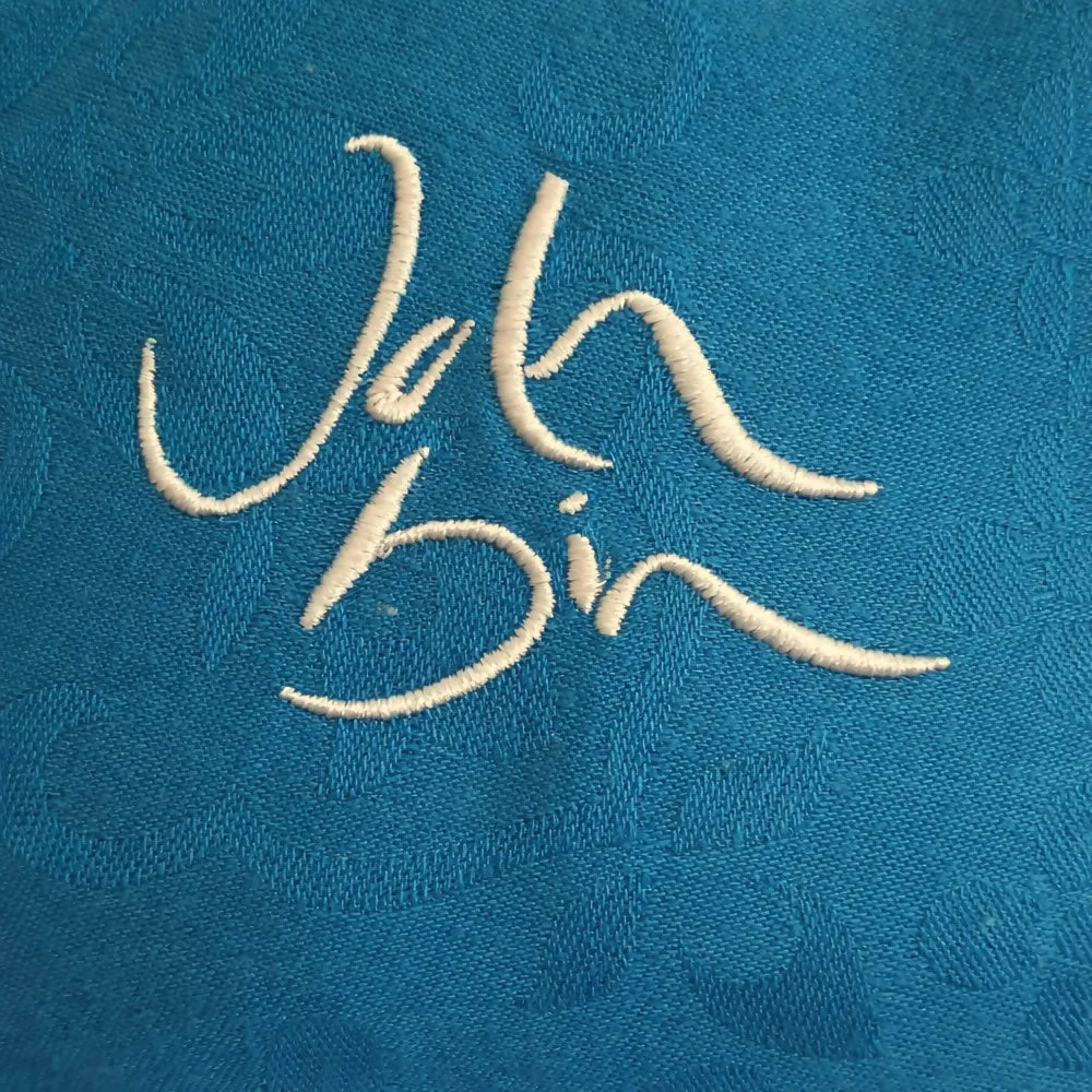 Kleines Zirbenkissen mit „Ich bin“-Stickerei – aromatisches Kissen für Gesundheit, Erholung und angenehmen Duft im SignShop Tirol kaufen