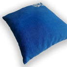 Original Zirbenkissen „G’sund bleiben“ blau – SignShop.Tirol, hochwertiges Bauernleinen, handgemacht, wertvolles Geschenk für Entspannung und Lebensfreude
